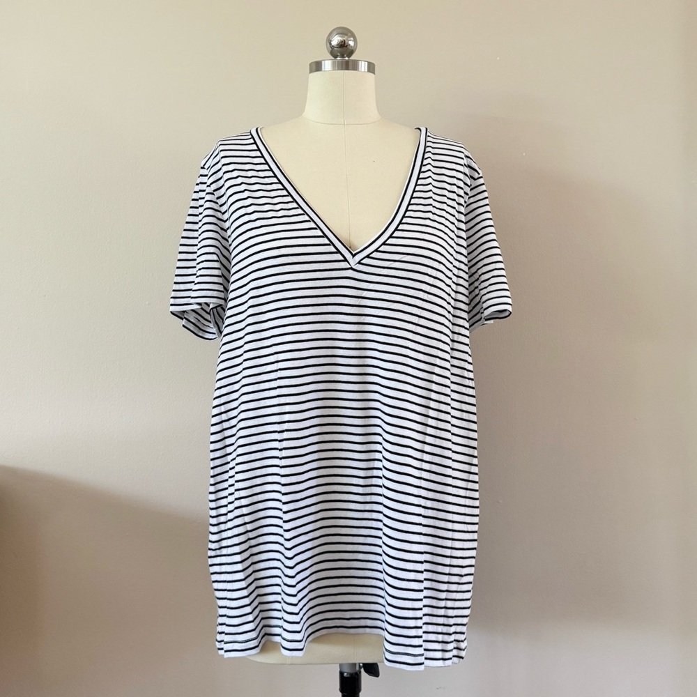 Zara / Black & White Stripe V Neck Tee - Picture 2 of 4